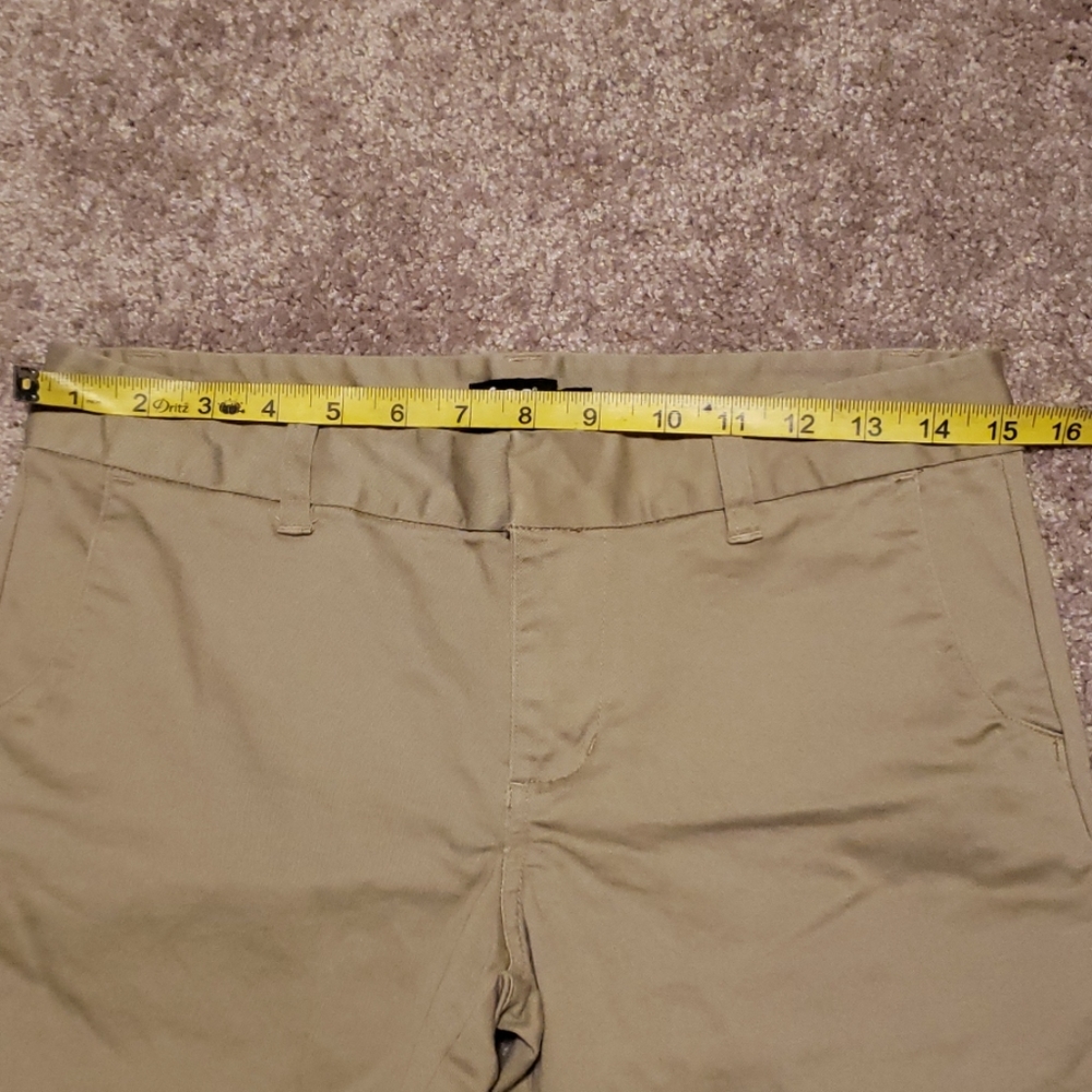 Shorts - Picture 5 of 5